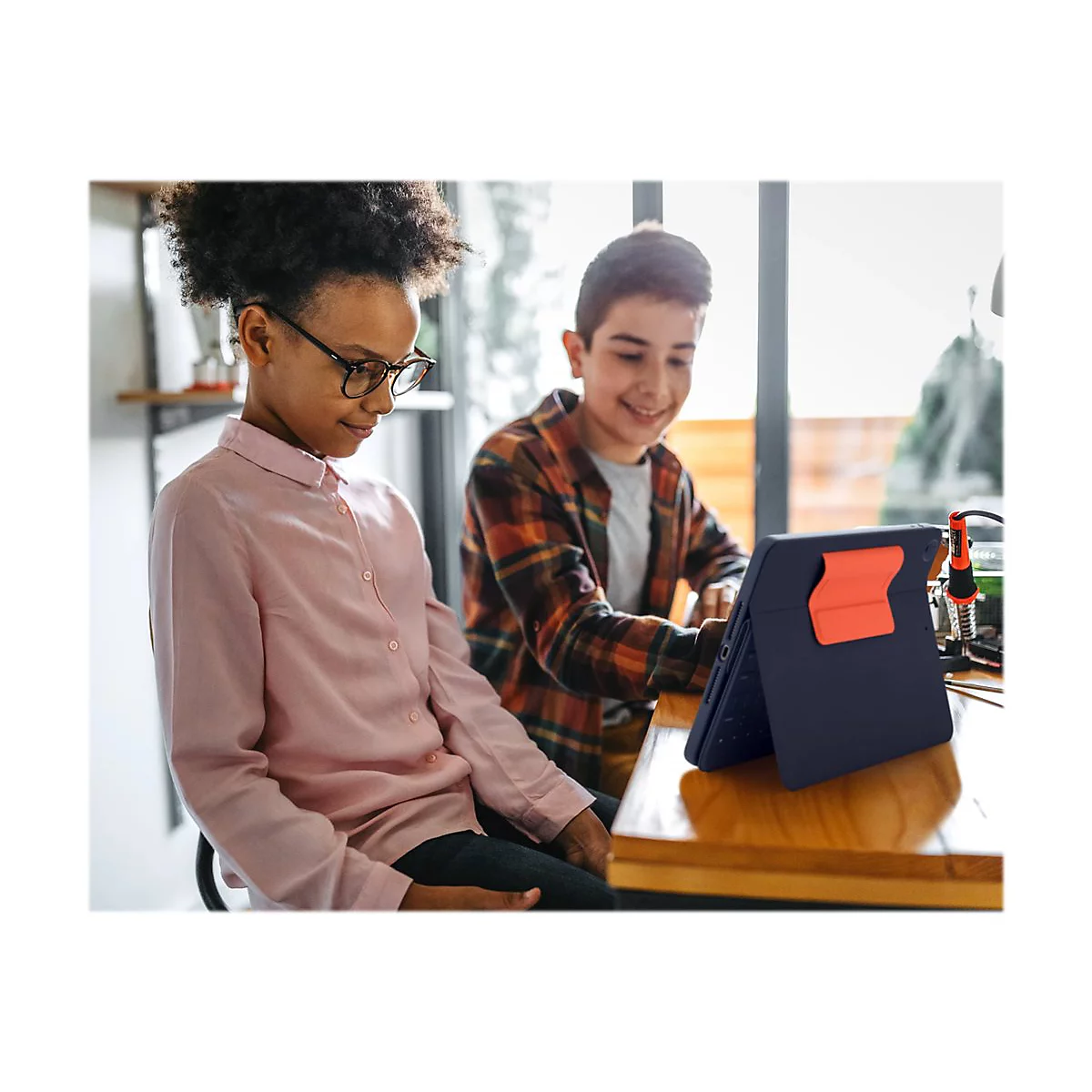 Logitech Rugged Combo 3 For Education - Master Pack - Tastatur und Foliohülle - Apple Smart connector - K-12 Ausbildung - für Apple 10.2-inch iPad (7. Generation, 8. Generation, 9. Generation)