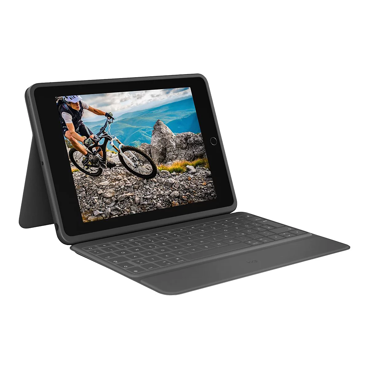Dunkelgraues Tablet mit Tastatur. Auf dem Bildschirm ist ein Mountainbiker zu sehen, der einen Berg hinunterfährt.