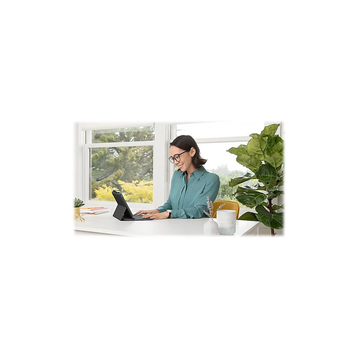 Logitech Slim Folio - clavier et étui - QWERTZ - Suisse - graphite