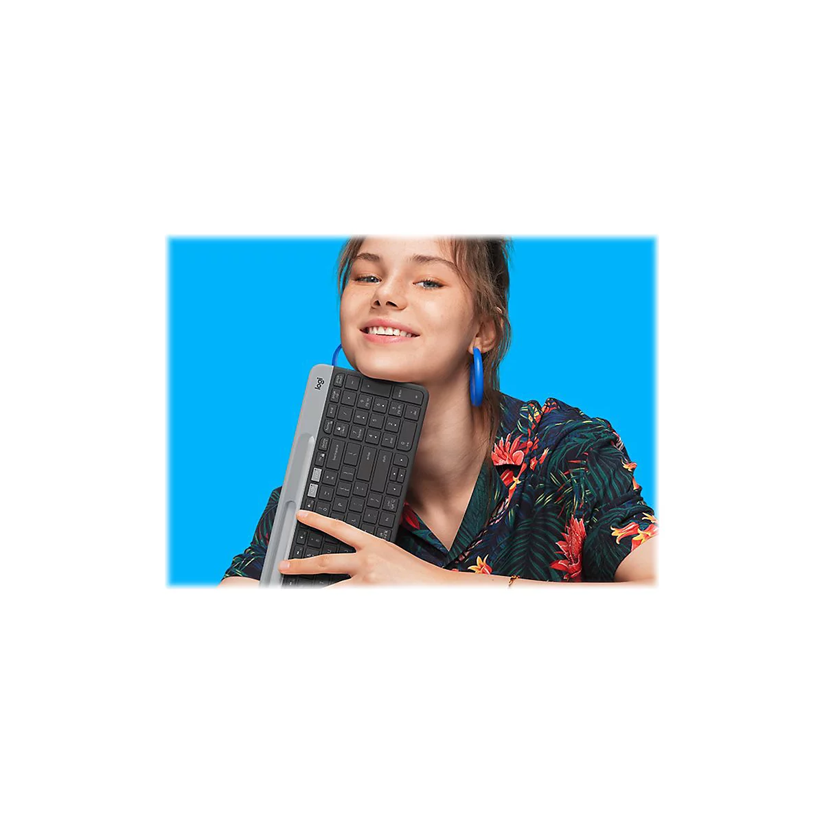 Logitech Slim Multi-Device K580 - Tastatur - kabellos - Bluetooth, 2.4 GHz - Pan-Nordic - Graphite