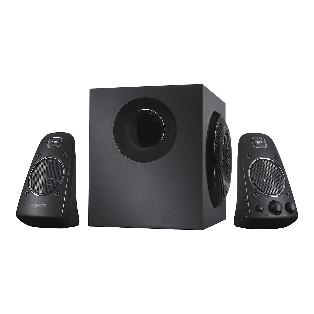 Schwarzes Logitech-Lautsprechersystem, bestehend aus Subwoofer und zwei Satelliten. Auf weißem Hintergrund.