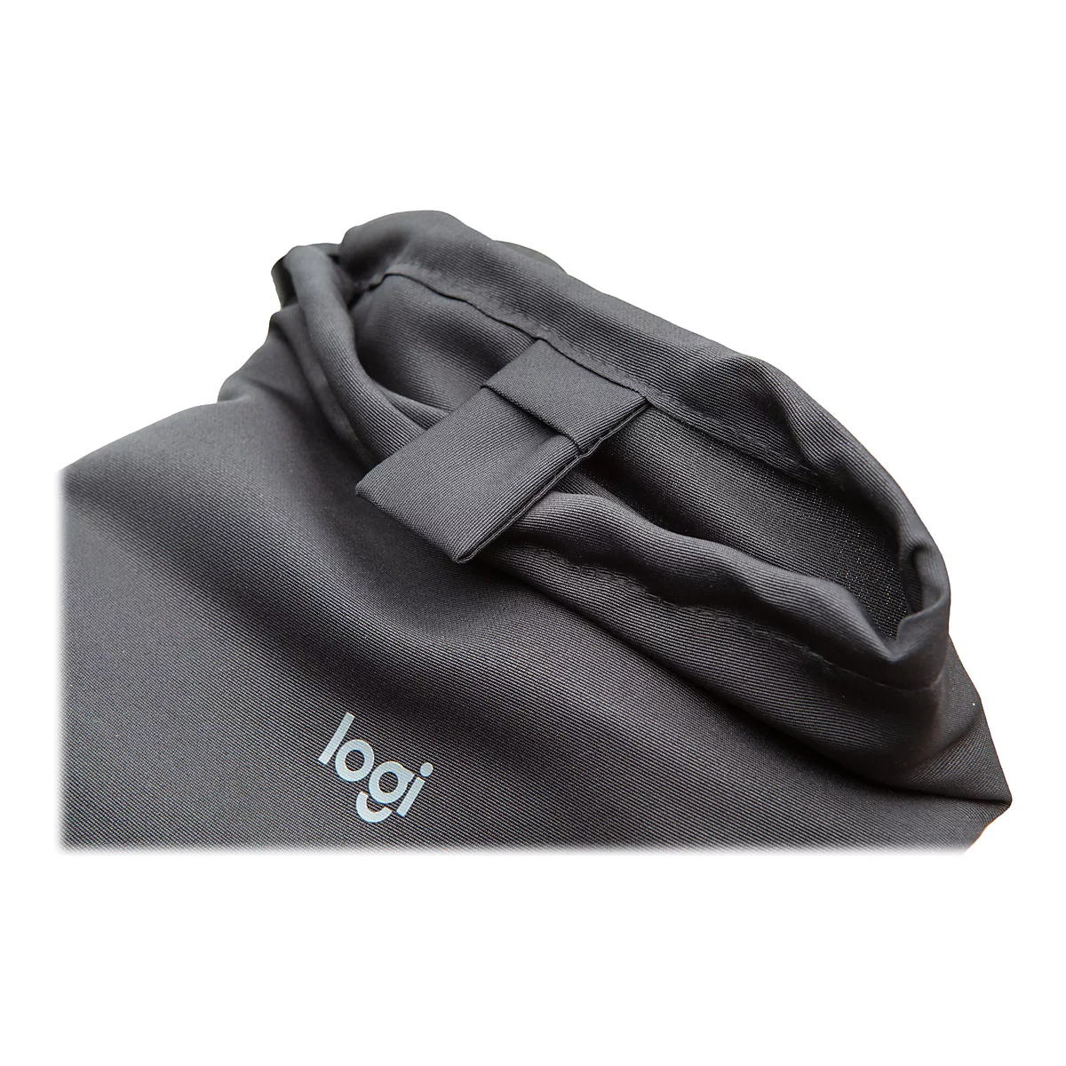 Pochette gris foncÃ© avec le mot Logi en blanc. Une sangle en tissu pliÃ©e est cousue dessus.