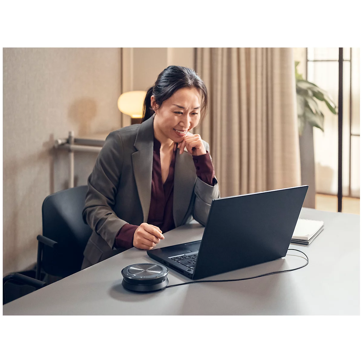 Luidsprekertelefoon EPOS EXPAND 40, tot 8 deelnemers, tot 18 h, Bluetooth &amp; USB-C, UC-geoptimaliseerd, incl. USB-C kabel, USB-C/USB-A adapter &amp; draagtas