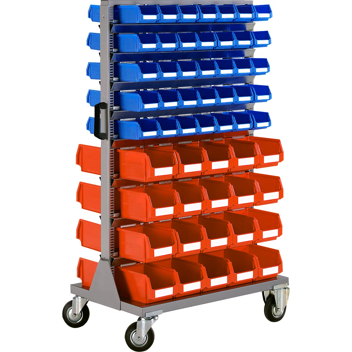 Un rayonnage métallique roulant avec des bacs en plastique bleus et rouges, prêt pour le stockage.