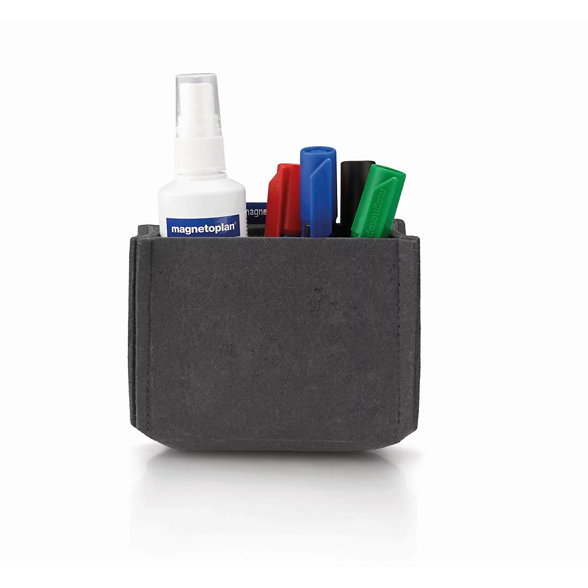 Organisateur en feutre gris rempli d'un vaporisateur Magnetoplan et de stylos colorés sur fond clair.