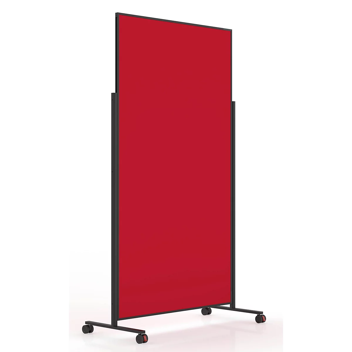 Eine hohe, rote Stellwand in einem schwarzen Metallrahmen auf Rollen vor weißem Hintergrund.