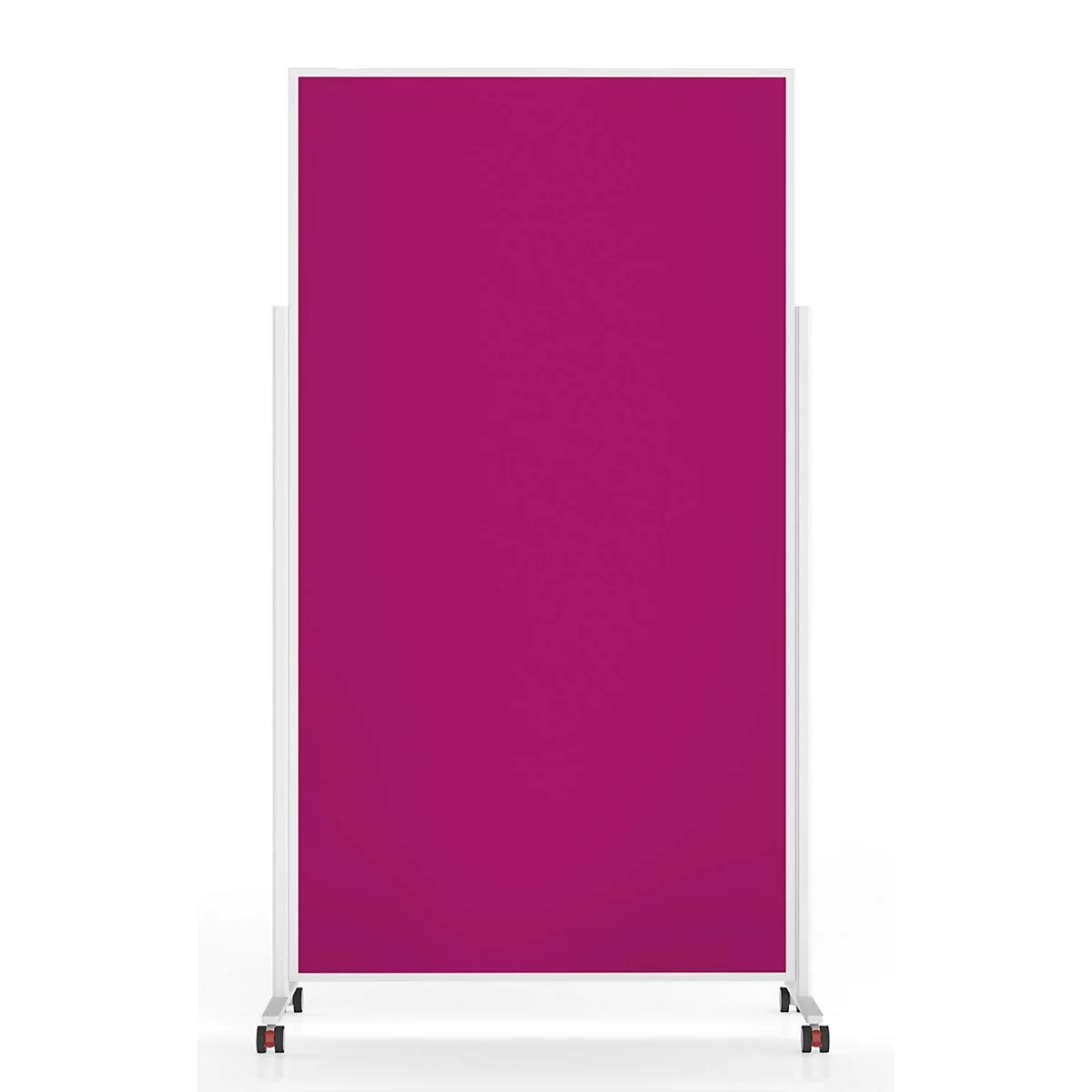 Eine aufrecht stehende, magenta-farbene Stellwand auf Rollen vor weißem Hintergrund.