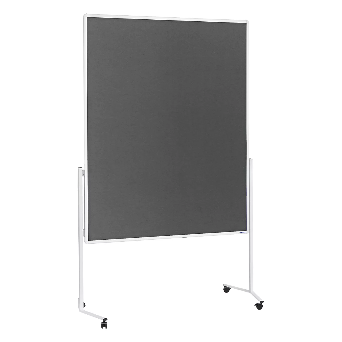 Grijze scheidingswand op een wit frame met wielen. Rechthoekige vorm. Staand op een lichte vloer.