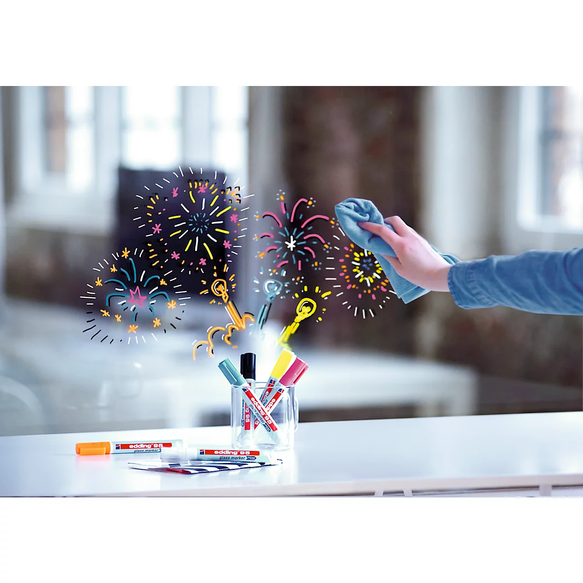 Marqueur pour verre edding 95, pour surfaces en verre &amp; tableaux blancs, largeur de trait 1,5-3 mm, pointe ronde, set de 6, noir, blanc, jaune, orange, rose, bleu clair