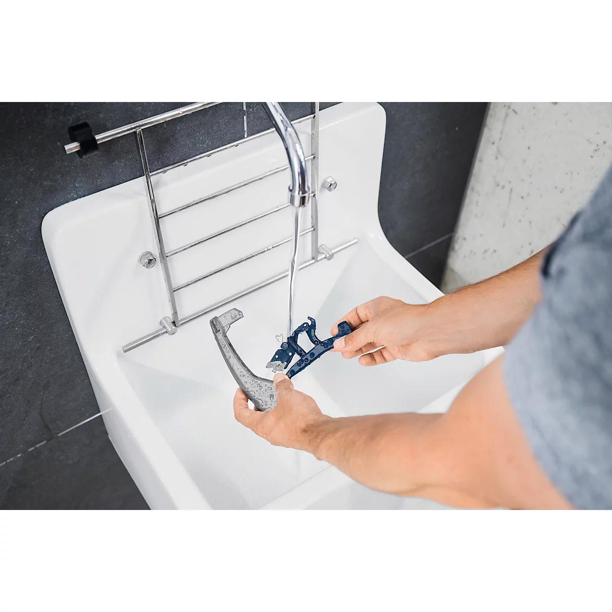 Martor 610 XDR veiligheidsmes, 3-in-1 hendel, automatische terugtrekking lemmet, metaal detecteerbaar, L 158 x B 27 x H 76 mm, staal/aluminium/kunststof, blauw