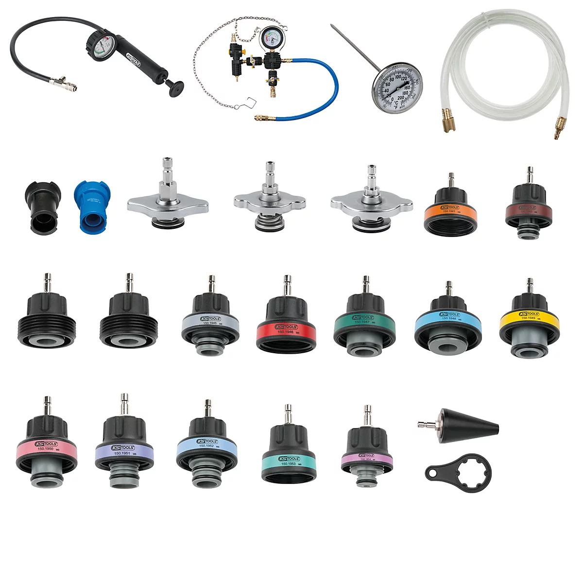 Eine Ansammlung von Werkzeugen zur Kühlmittelwartung, darunter Manometer, Temperaturanzeigen und verschiedene Anschlussstücke.