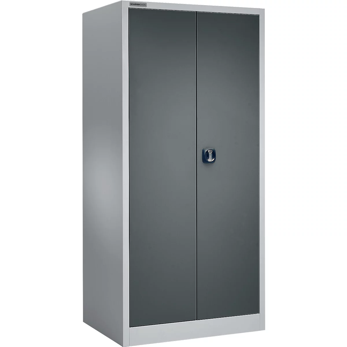 Grijze stalen kast met dubbele deuren en metalen handvat. Op een lichte achtergrond.
