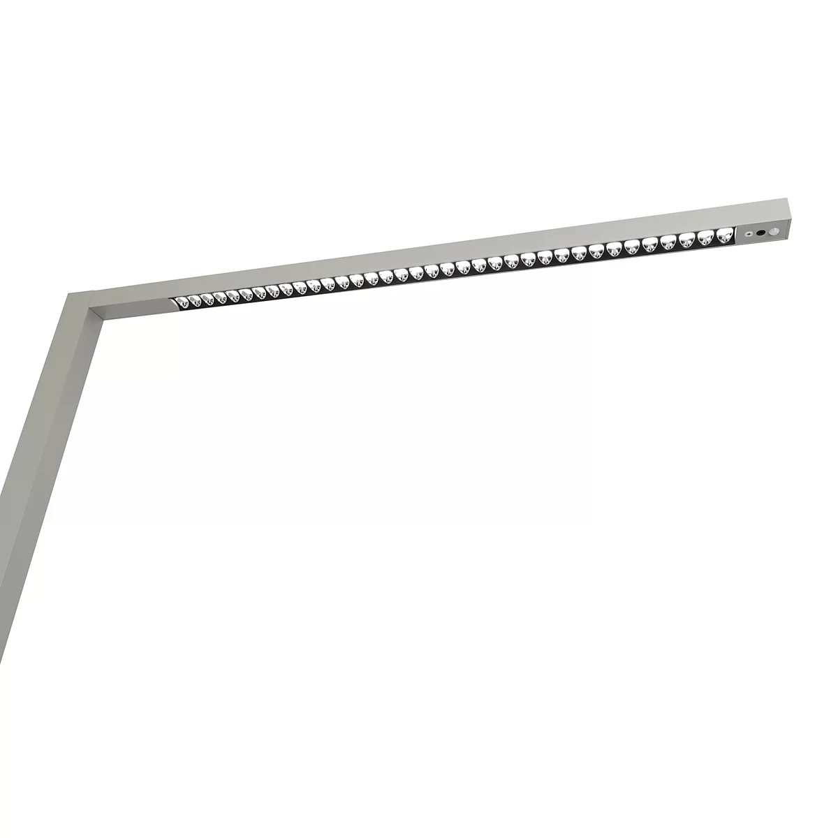 Moderne, silberfarbene LED-Schreibtischleuchte mit schlankem, abgewinkeltem Design vor weißem Hintergrund.