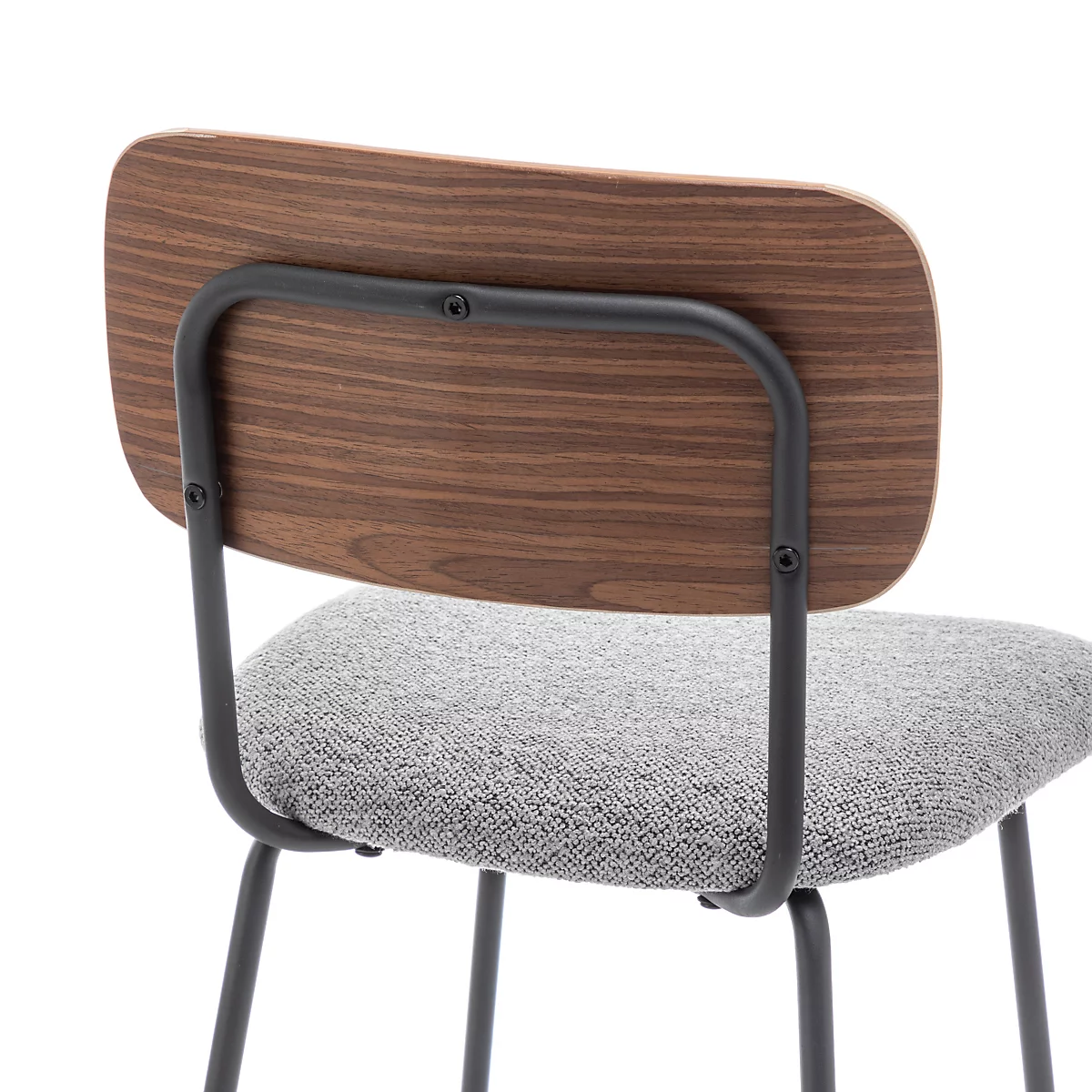 Ein Barhocker von hinten gesehen. Holzlehne, grauer Sitz, schwarzes Metallgestell.