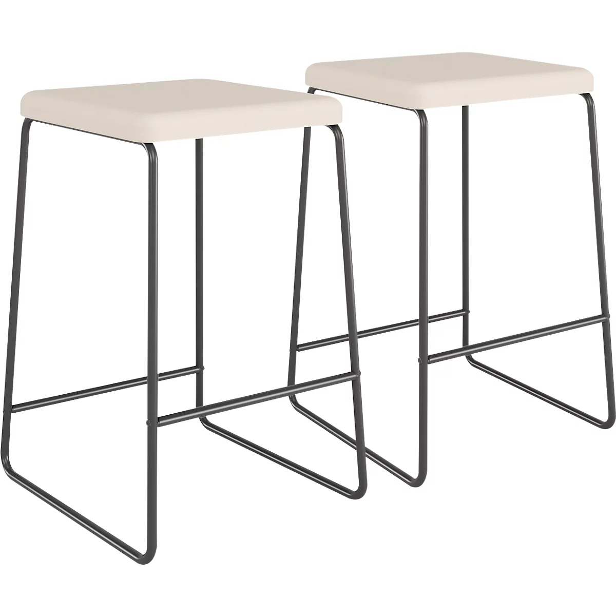 Zwei Barhocker mit cremefarbenen Sitzflächen und schwarzen Metallgestellen.