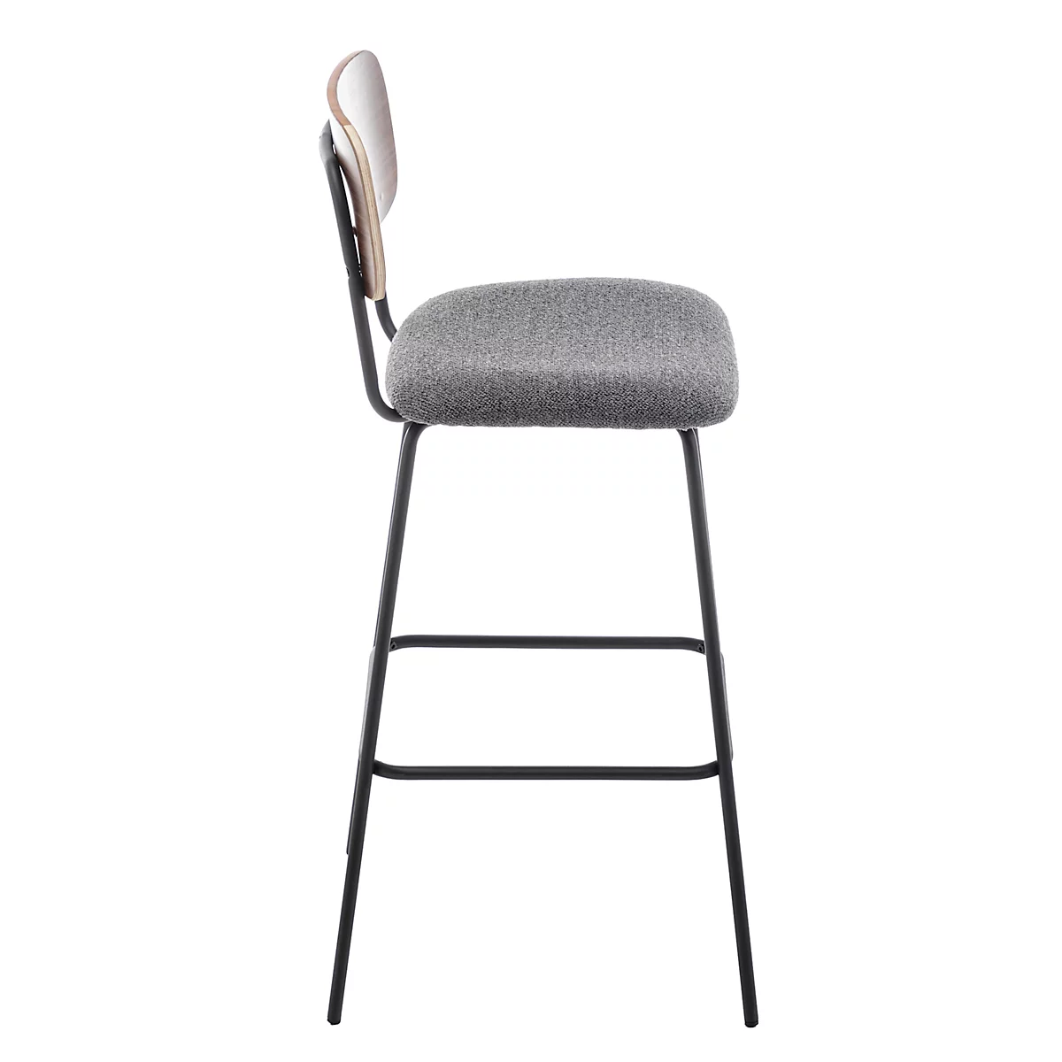 Kruk met zwart metalen frame, houten rugleuning en grijze zitting. De kruk staat op een witte achtergrond.