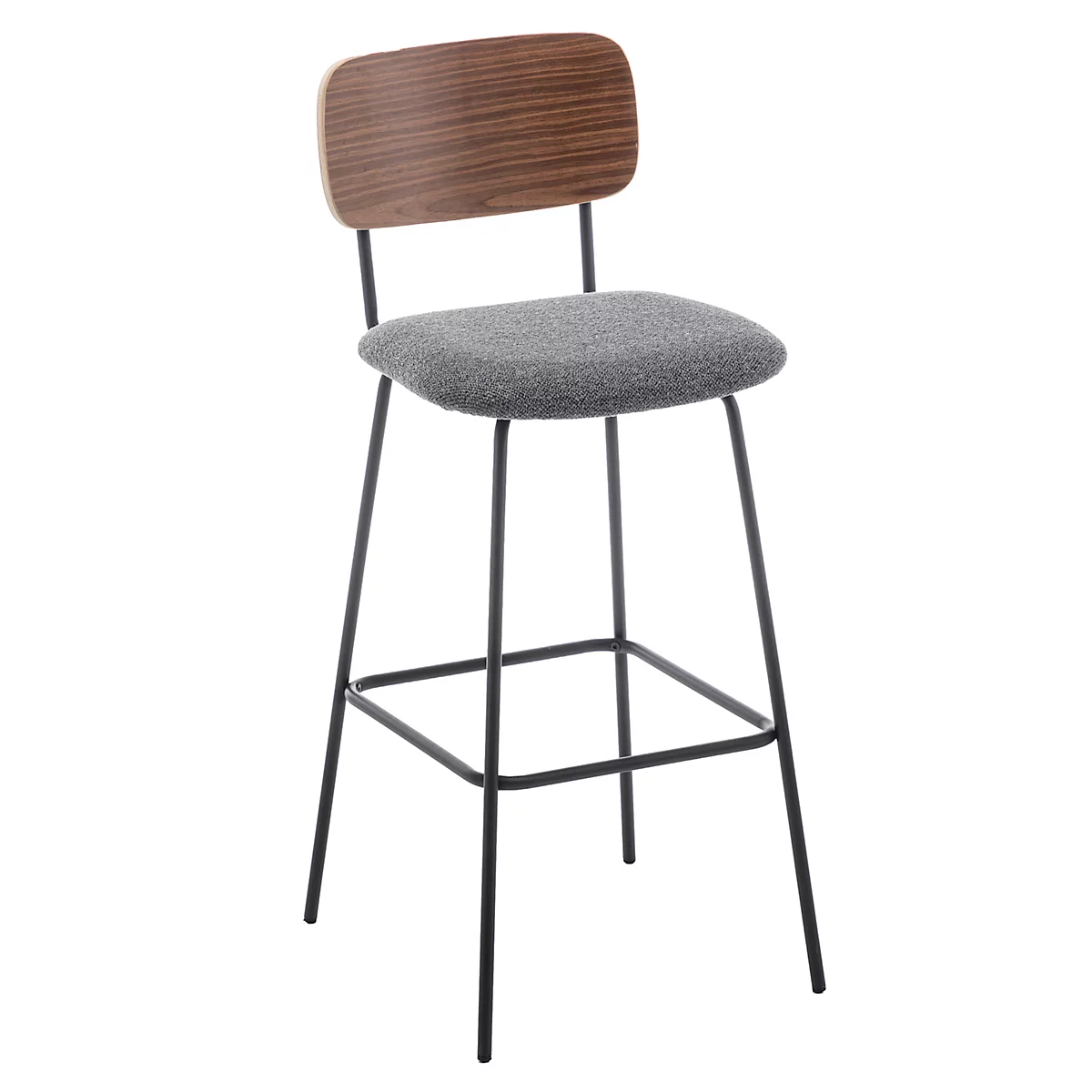 Gros plan d'une chaise : dossier en bois, assise grise, cadre noir, fond blanc.