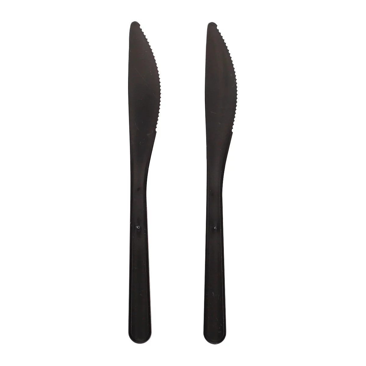 Zwei schwarze Messer mit gezahnten Klingen. Die Griffe sind länglich und schmal.