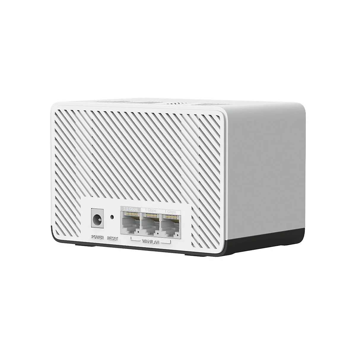 Weiße WLAN-Box mit Lüftungsschlitzen, Stromanschluss, Reset-Taste und drei Ethernet-Ports vor neutralem Hintergrund.