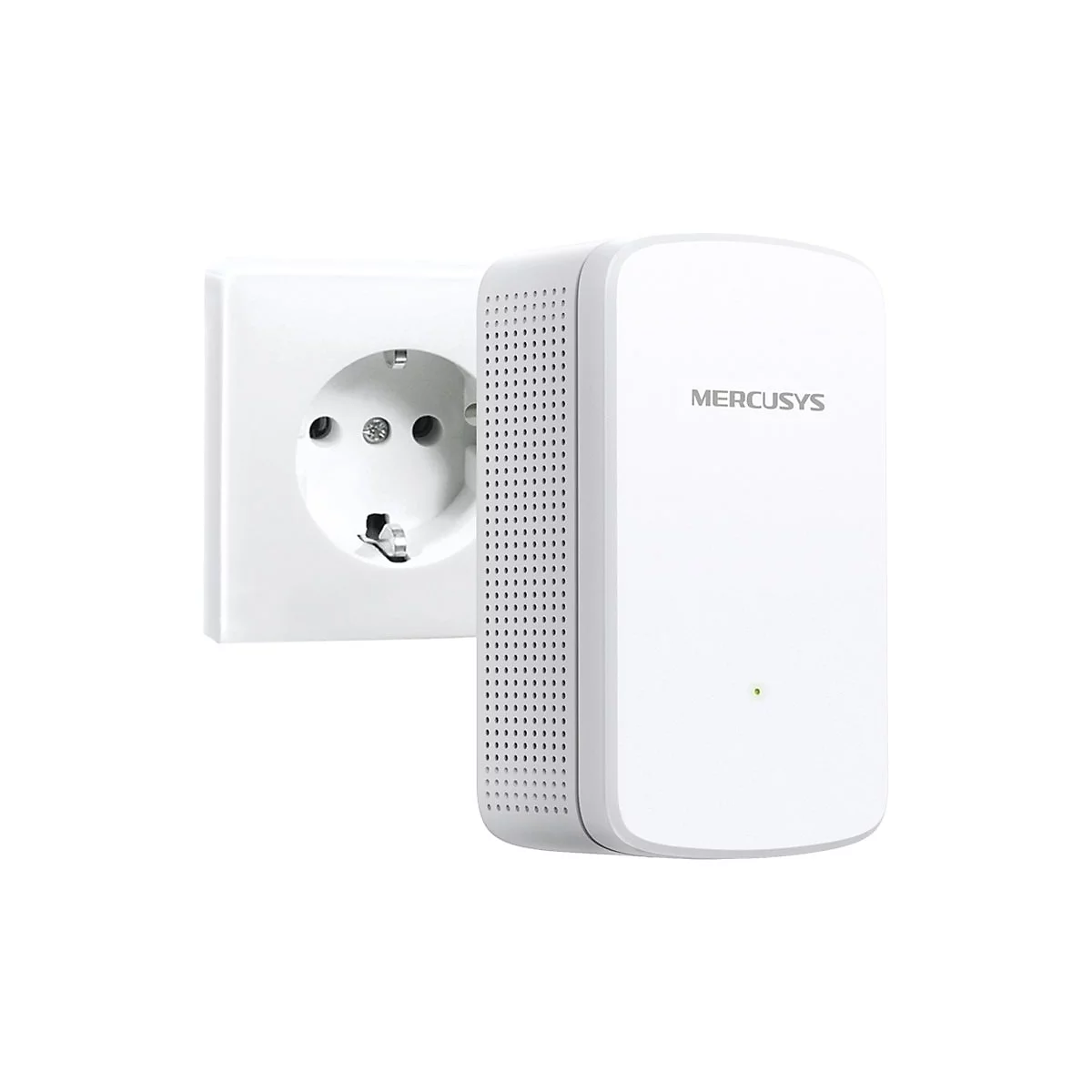 Ein weißer Mercusys WLAN-Repeater vor einer weißen Steckdose auf hellem Hintergrund.
