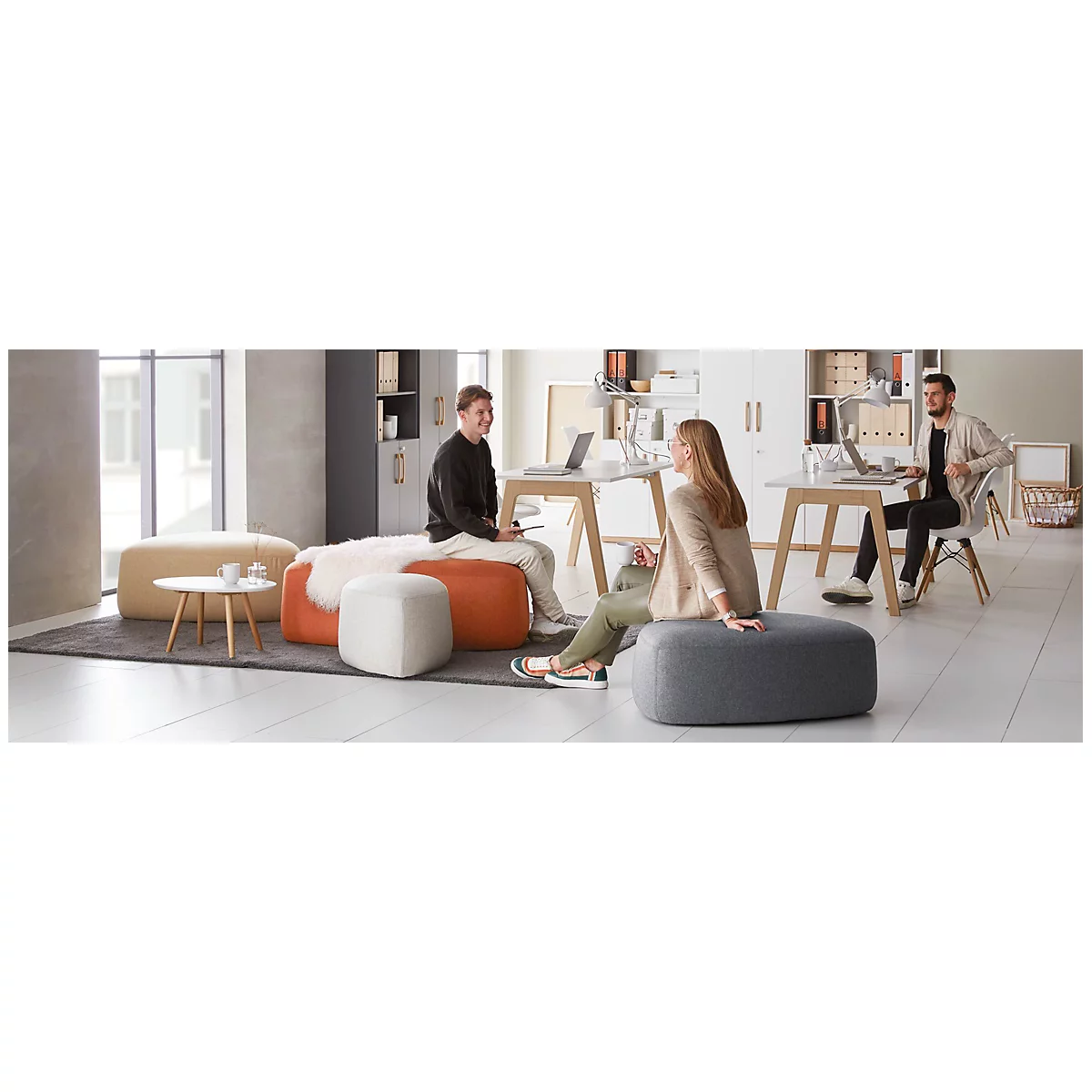 Meubles rembourrés Leyform GOGO Pouf, grand, ovale, L 1240 x P 1090 x H 440 mm, avec patins, revêtement tissu, divers coloris