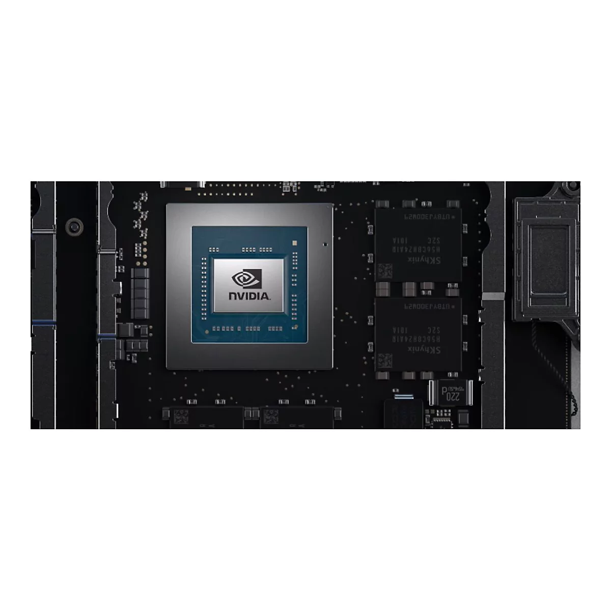 Nahaufnahme einer Leiterplatte mit einem NVIDIA-Chip in der Mitte, umgeben von weiteren Chips und Komponenten.
