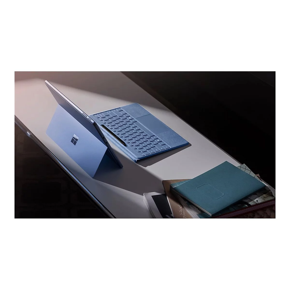 Microsoft Surface Pro Flex Keyboard - Tastatur - mit Touchpad, Beschleunigungsmesser, Surface Slim Pen 2 Ablage- und Ladeschale - hinterleuchtet - kabellos - Bluetooth LE