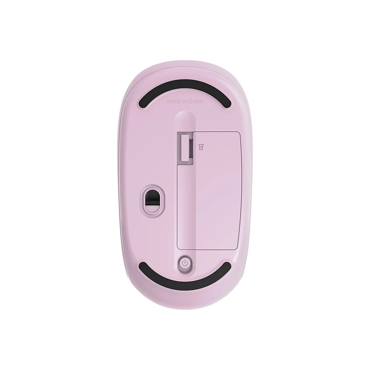 Der Boden einer rosa kabellosen Maus. Zu sehen sind: eine Batteriefachabdeckung, der Ein-/Ausschalter, ein Sensor und ein Aufkleber mit der Aufschrift: MADE IN CHINA.