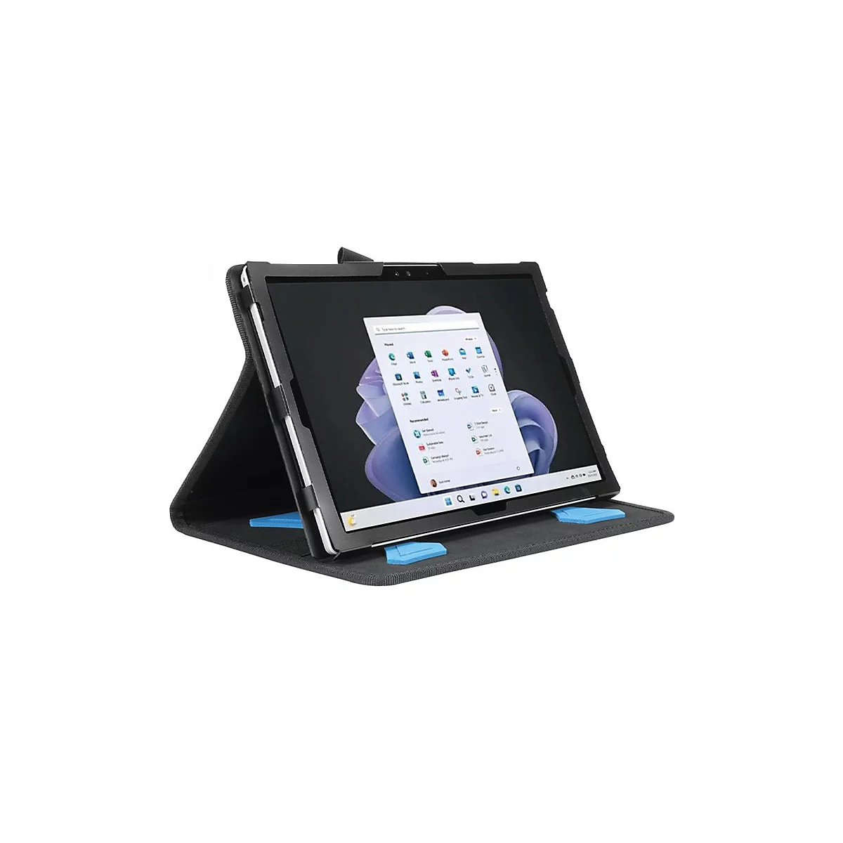 Une tablette dans un étui de protection repose sur une surface. L'écran d'accueil Windows est visible sur l'écran.