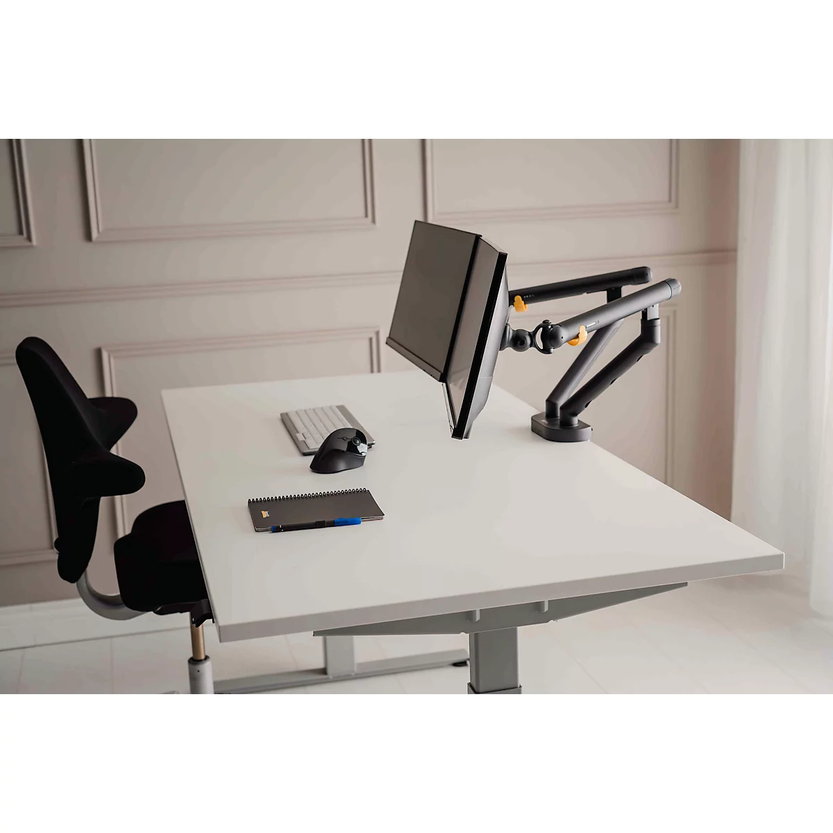 Monitorarm BakkerElkhuizen BE Flexible Dual, voor 2 monitoren, tot 10 kg, draaibaar, kantelbaar en zwenkbaar, klembreedte 80 mm, VESA-compatibel, ergonomisch, in hoogte verstelbaar van 170 tot 582 mm, donkergrijs/zwart