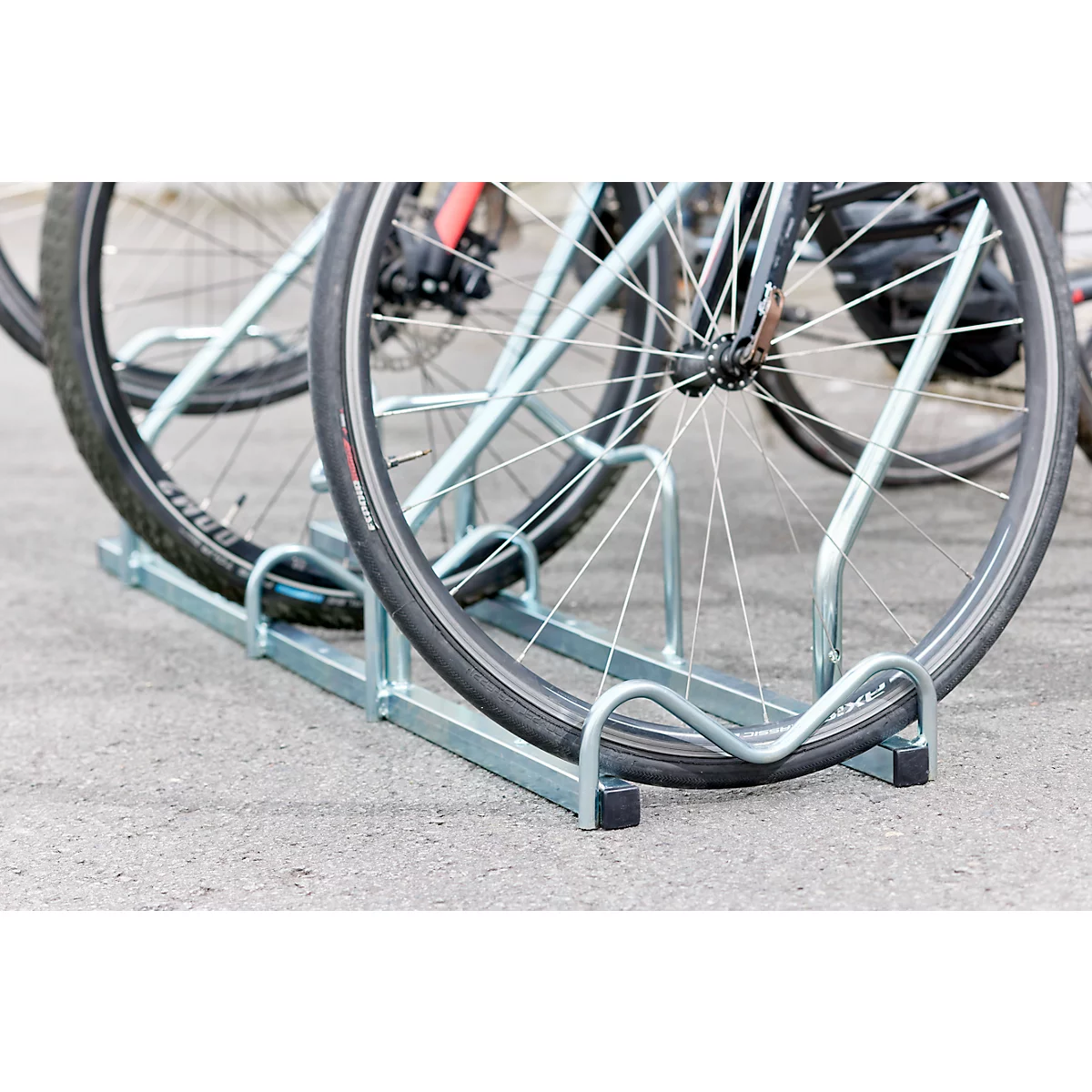 Mottez Support à vélos pour 2 vélos, module de base, acier galvanisé, arceau avec caoutchouc, L 670 x P 590 x H 740 mm