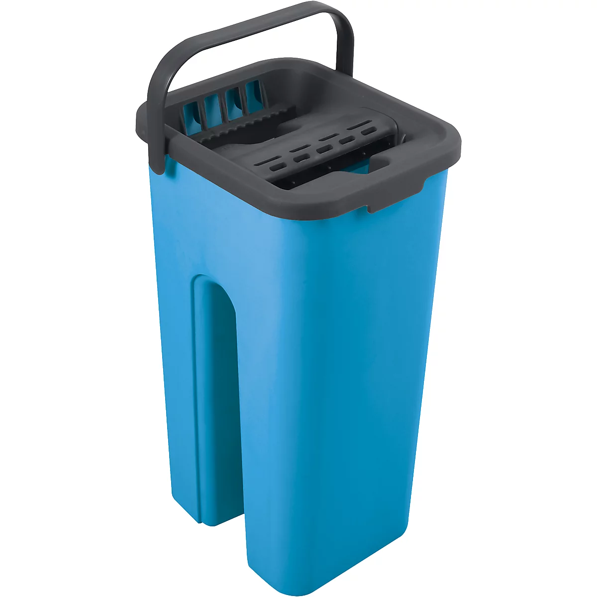 Blauer Eimer mit grauem Deckel und Griff. Oben ist ein Einsatz zum Auswringen des Wischmops zu sehen.