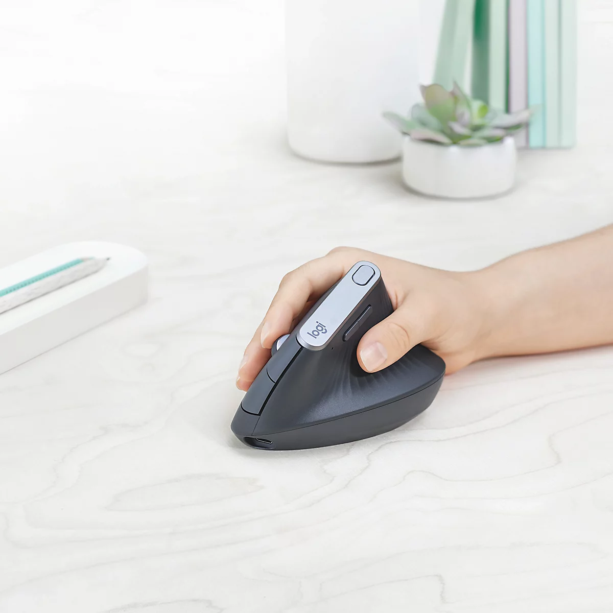 Muis Logitech MX verticaal, optisch, BT/kabel, 6 knoppen, 4000 dpi, ergonomisch, grafietgrijs
