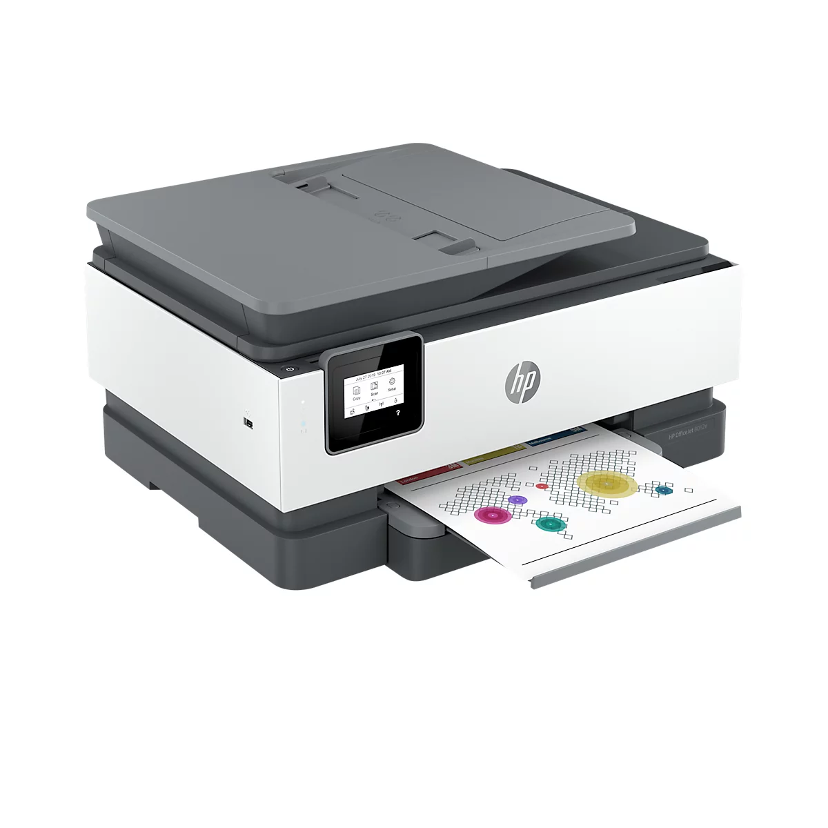 Une imprimante blanche et grise imprime un document coloré. Un petit écran est sur le panneau de commande.