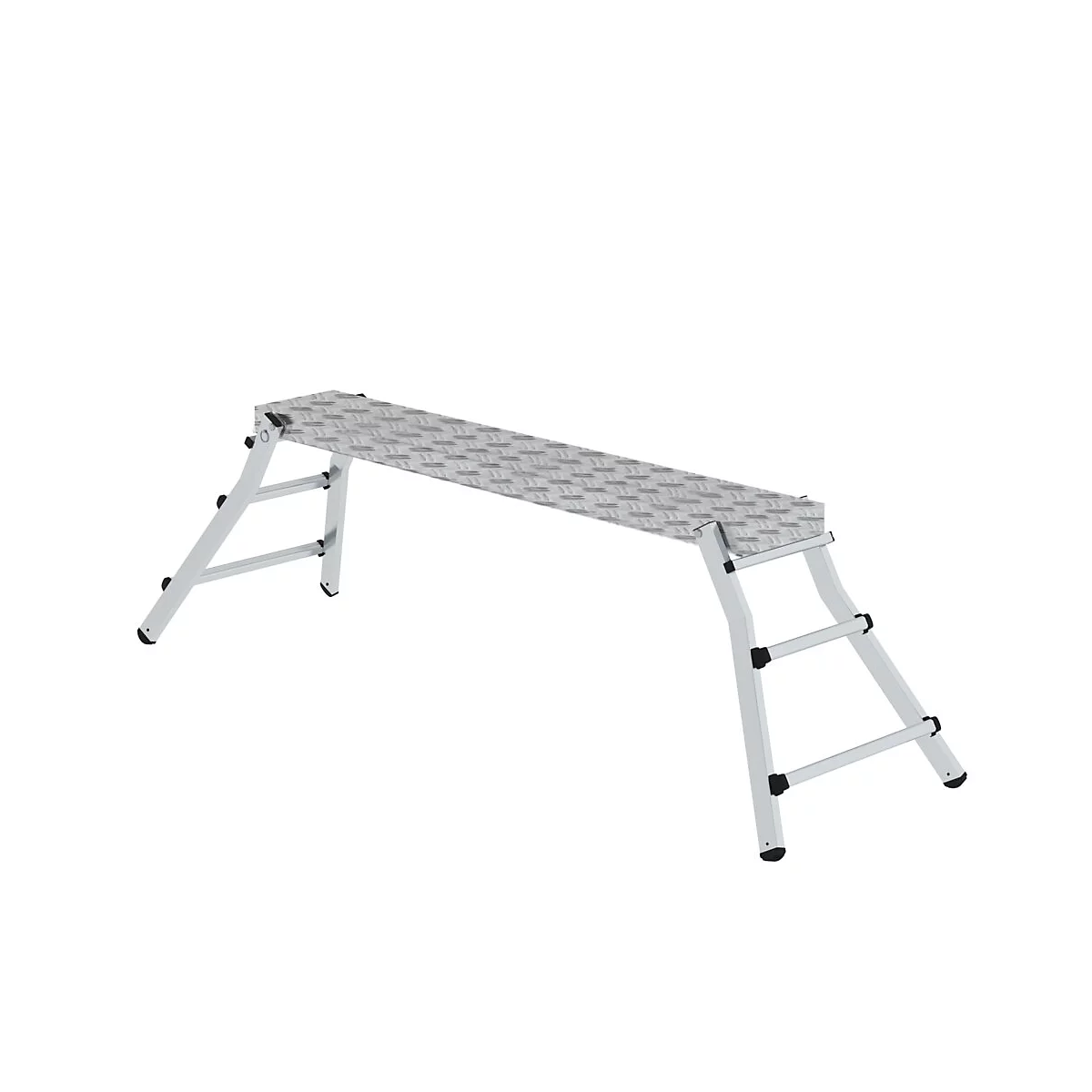 Een zilveren steiger met platform en ladder. Het platform heeft een gestructureerd oppervlak, ondersteund door ladders aan beide zijden.