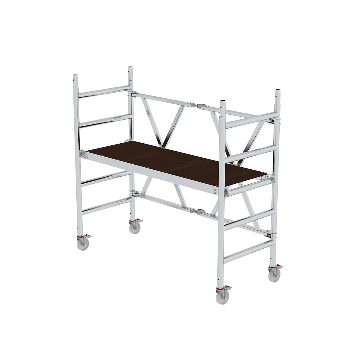 Een rolsteiger met een bruin houten platform en zilveren metalen stutten, tegen een witte achtergrond.