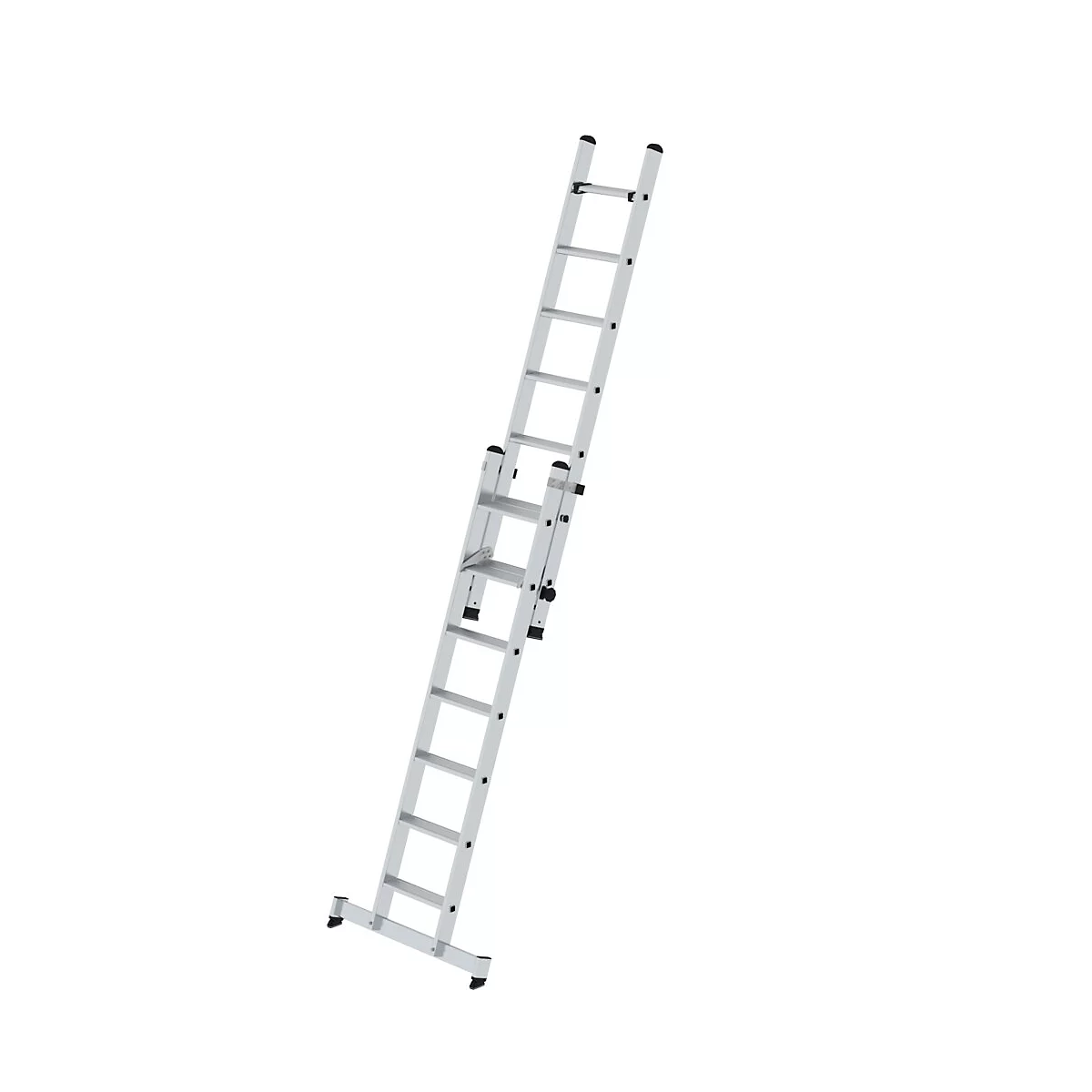 Een uitschuifbare zilveren ladder tegen een witte achtergrond. Hij staat schuin en is gedeeltelijk uitgeschoven.