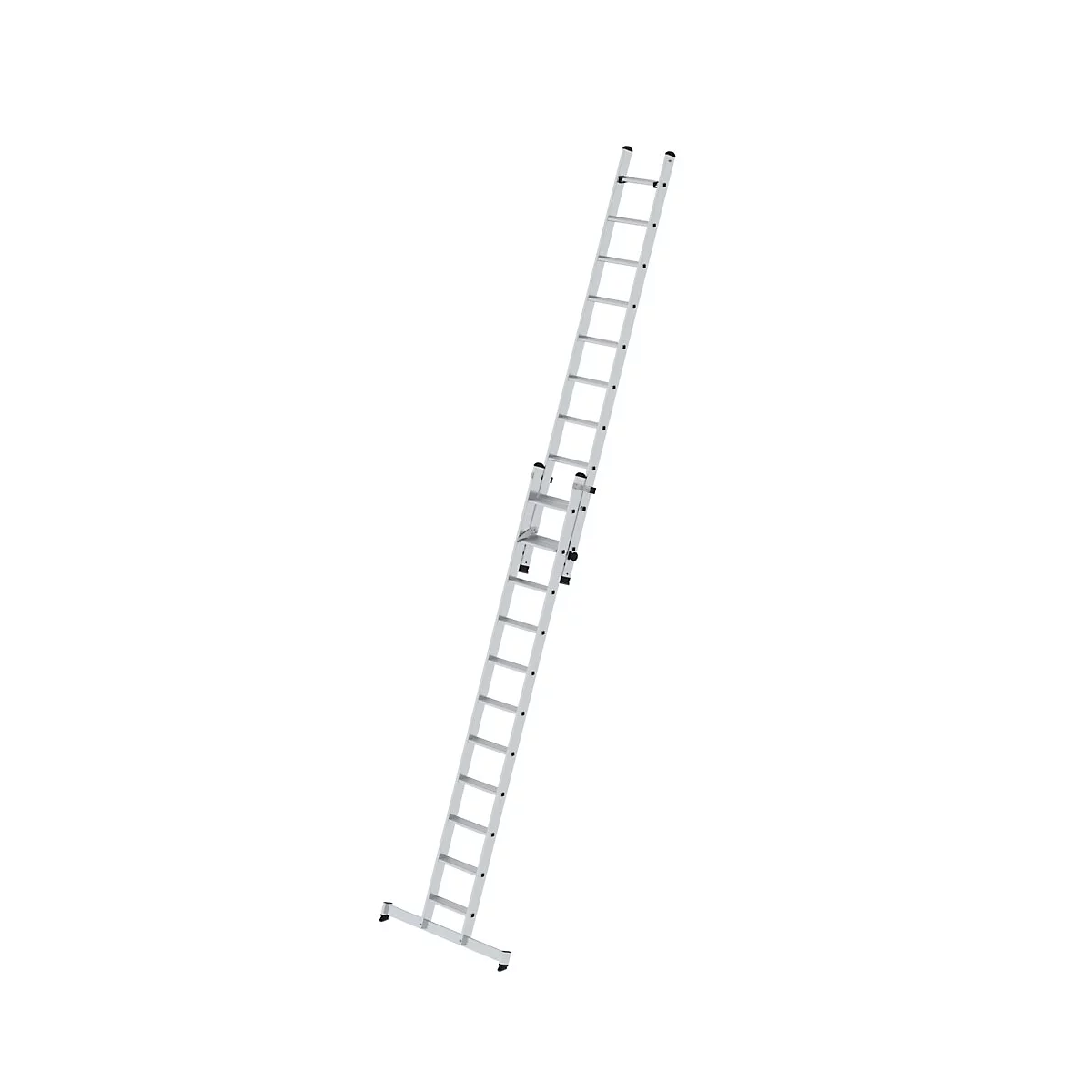 Uitschuifbare aluminium ladder tegen witte achtergrond. Hij staat schuin en is volledig uitgeschoven.