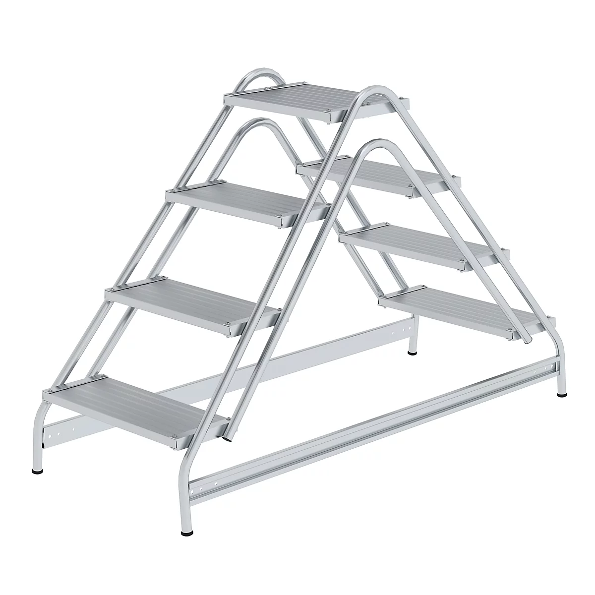 Grijze, vrijstaande trap met vier treden en een stevig, zilverkleurig metalen frame.