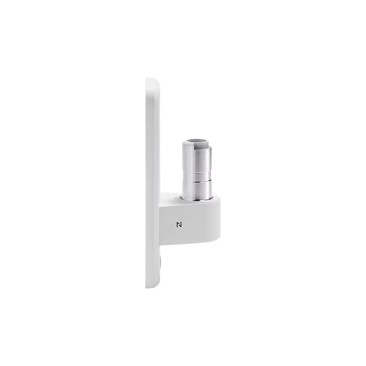 Ein weißes technisches Gerät mit einem Metallzylinder.