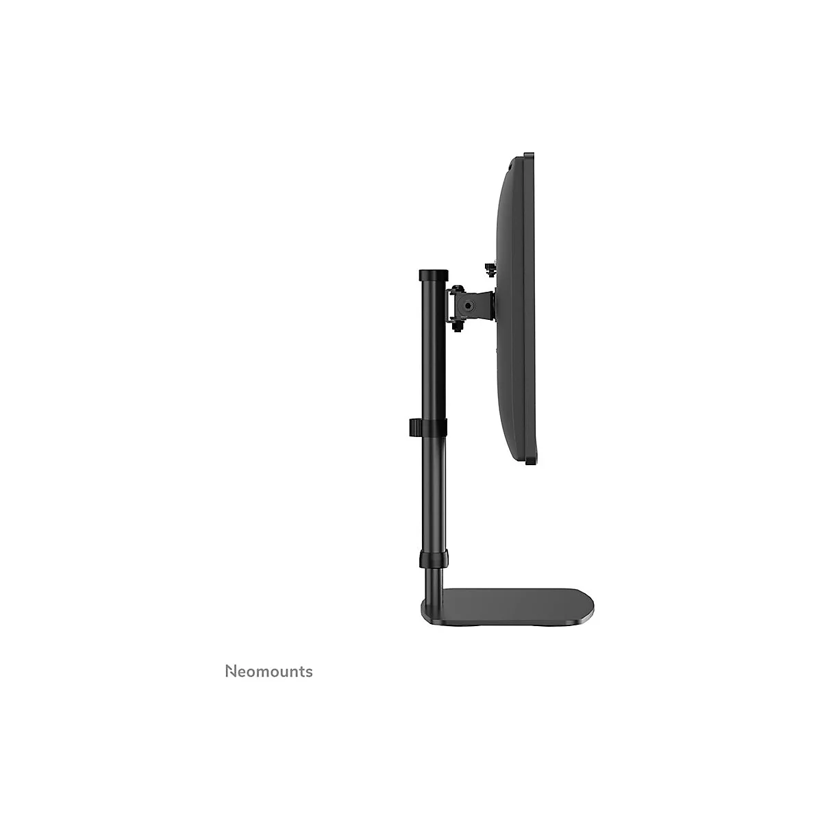 Monitorhalterung in Schwarz, Seitenansicht. Ein Bildschirm ist an einer Halterung befestigt.