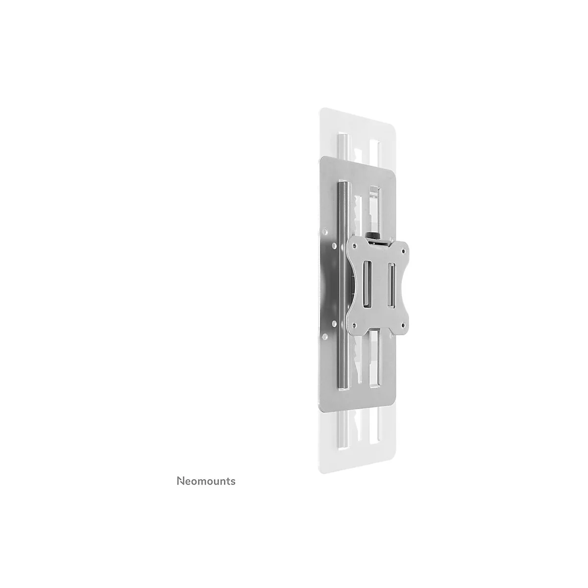 Silberne Wandhalterung für einen Monitor, vor weißem Hintergrund. Der Hersteller ist 'Neomounts'.