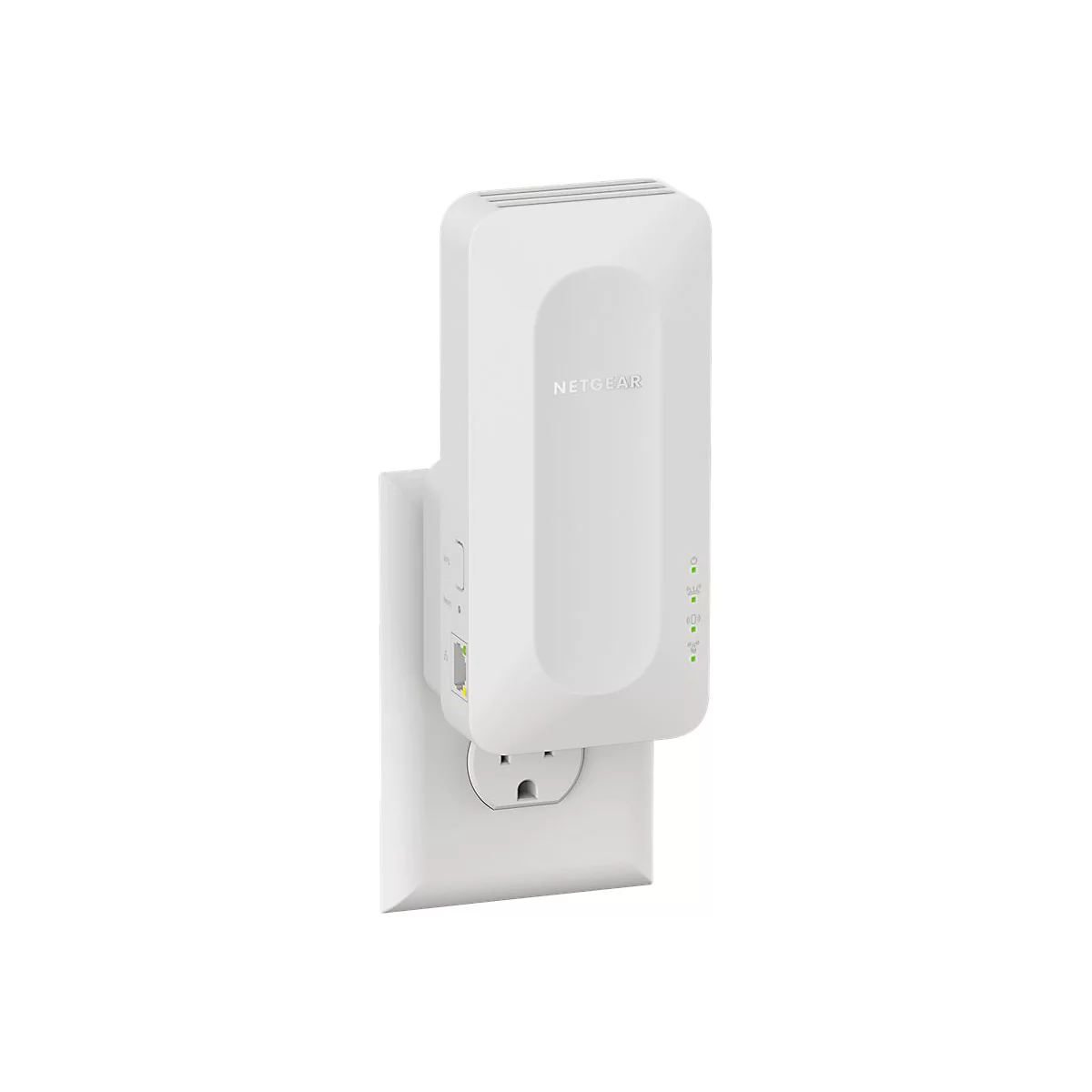 Ein weißer Netgear WLAN-Repeater steckt in einer Steckdose. Auf der Oberfläche sind LEDs und der Schriftzug "NETGEAR" zu sehen.