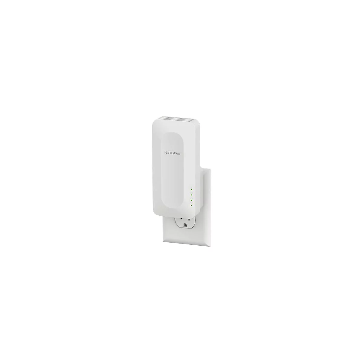Ein weißer Netgear WLAN-Repeater, der in einer weißen Steckdose steckt. Oben steht der Name des Herstellers.