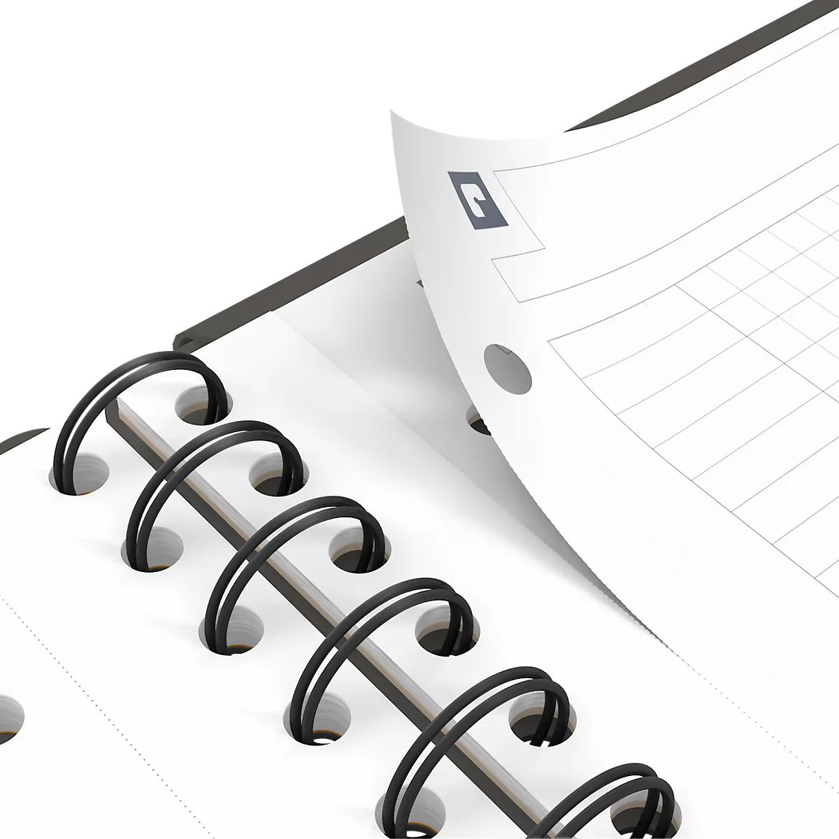 Close-up van een wit notitieblok met zwarte spiralen en een omgeklapt vel.