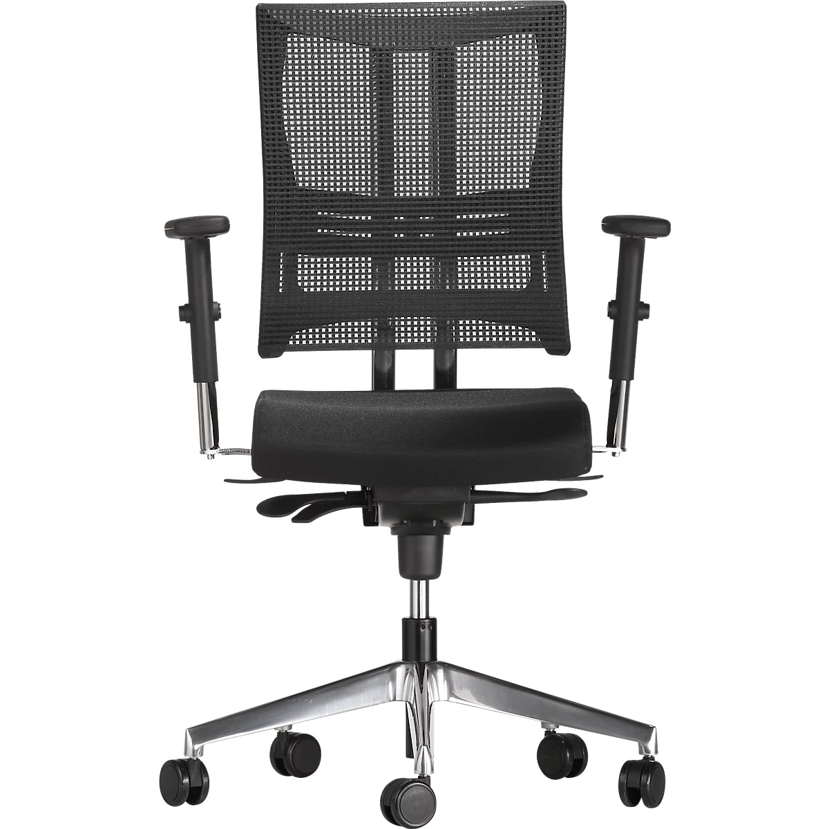 Schwarzer Bürostuhl mit Netzrücken, Armlehnen und Rollen.