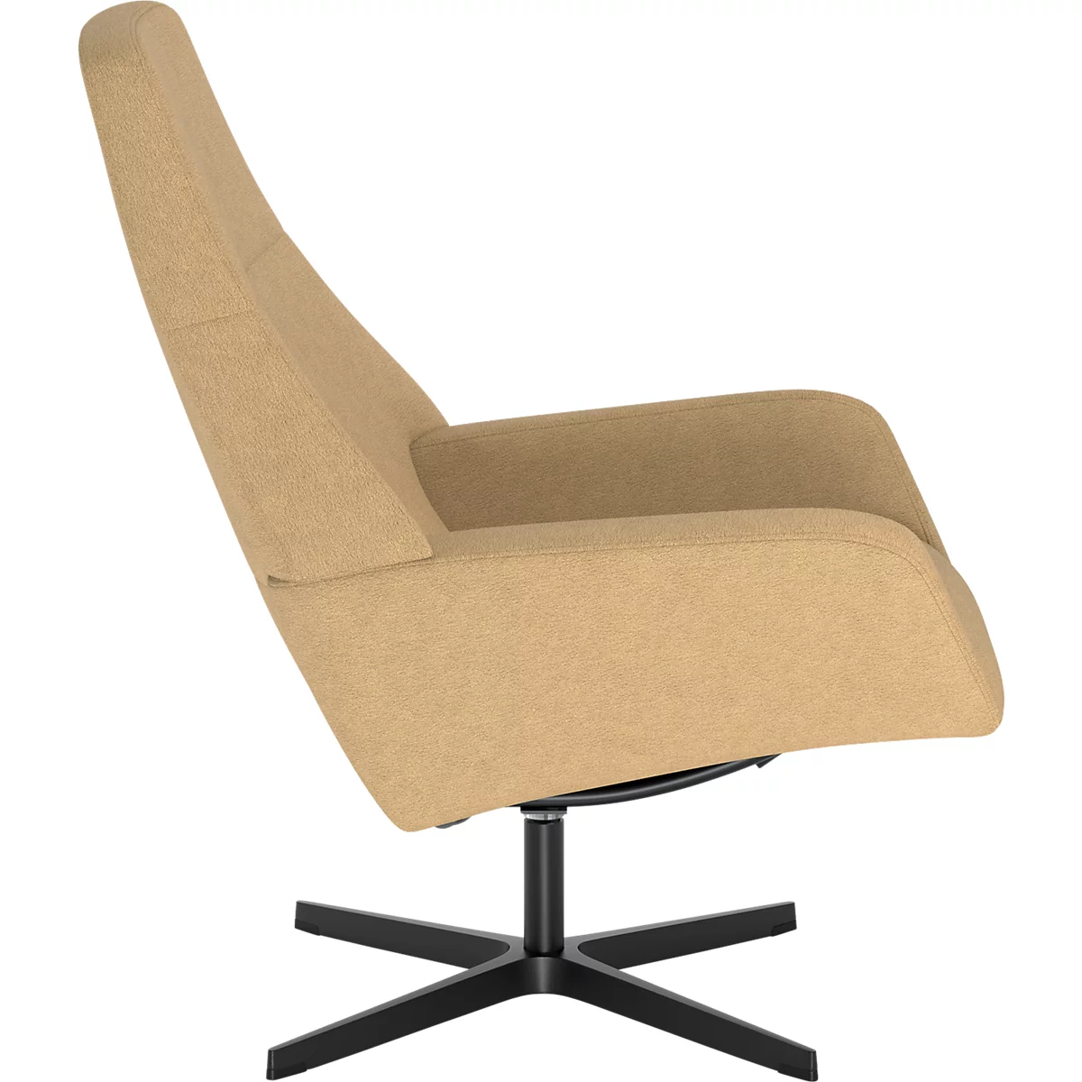Beige gestoffeerde fauteuil met hoge rugleuning op een zwart metalen stervoet tegen een witte achtergrond.