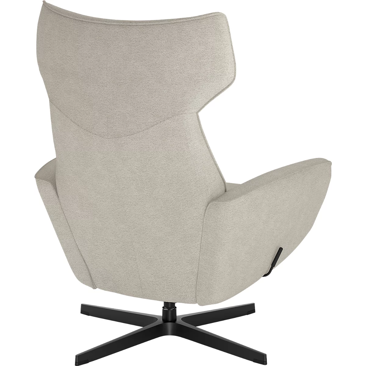 Beige gestoffeerde oorfauteuil van achteren gezien, op een zwarte metalen stervoet.