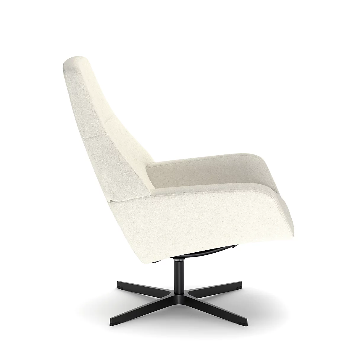 Crèmekleurige fauteuil, stijlvol vormgegeven, met zwarte stervoet, geïsoleerd op witte achtergrond.