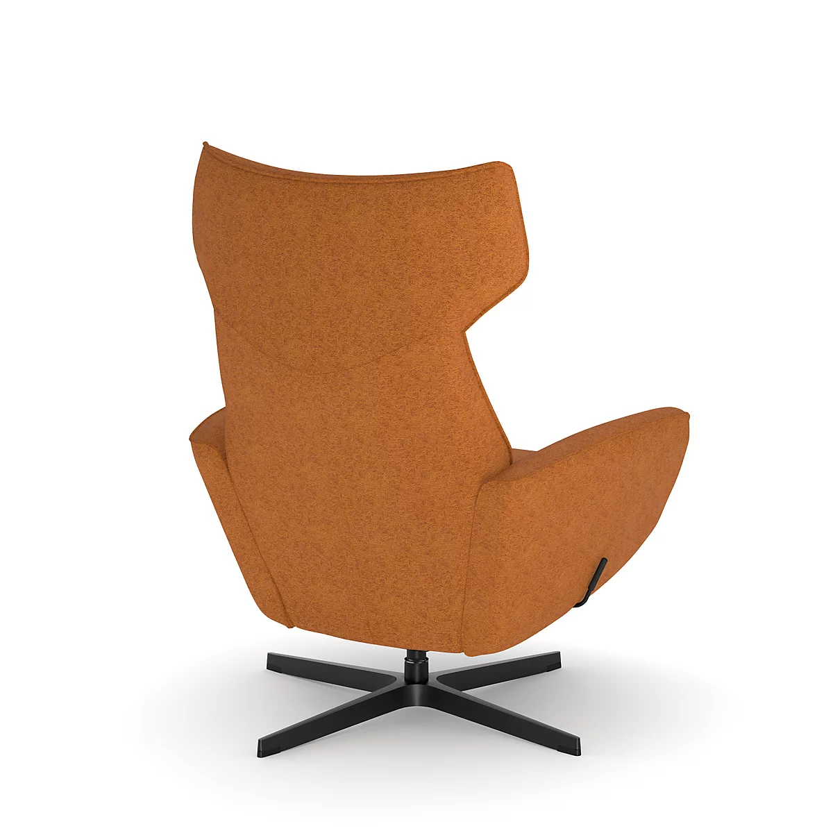 Een bruine oorfauteuil met een zwarte stervoet, van achteren gefotografeerd.